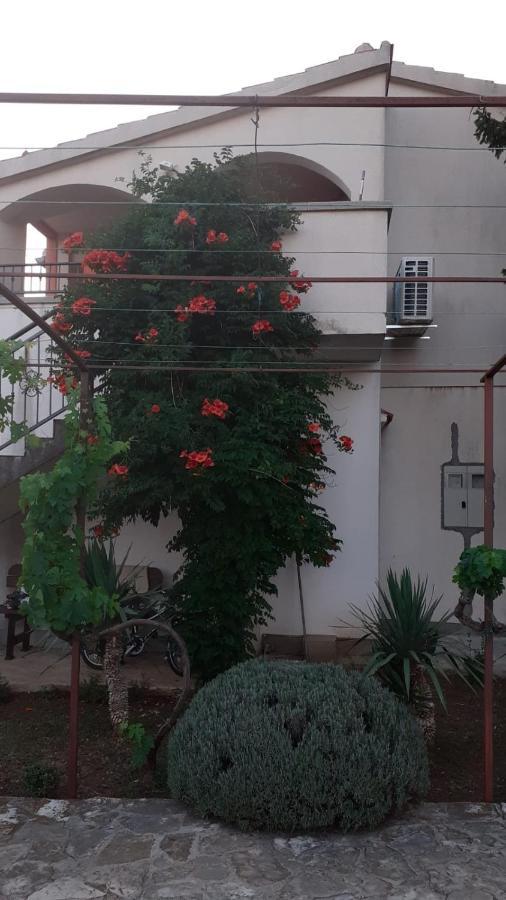 Viki Appartement Lozovac