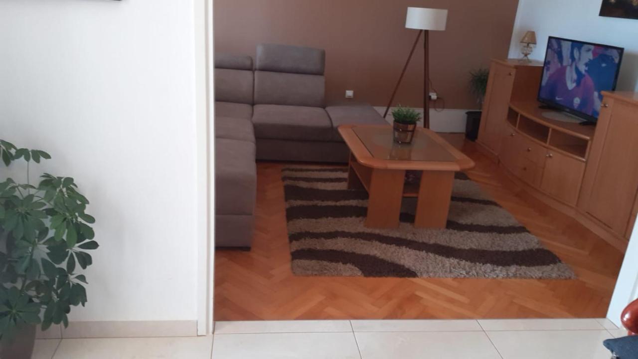 Appartement Viki *