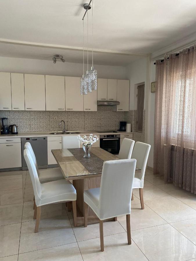 Viki Appartement Lozovac